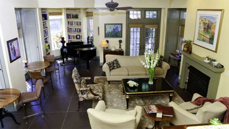 Harvey House Bed & Breakfast